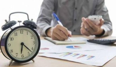 تبدأ الخامسة فجرا.. مقترح لتعديل مواعيد العمل الرسمية في مصر