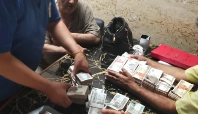 مسعف وسائق ببنى سويف يسلمان مليون و500 ألف جنيه قد عثرا عليهم خلال حادث (صور)