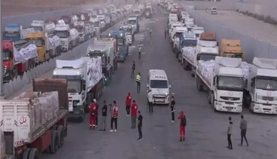 الهلال الأحمر يدفع 2400 طن مساعدات في قافلة «زاد العزة» الـ 16 إلى غزة