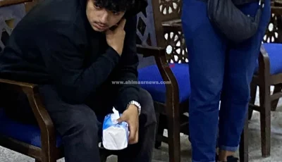 انهيار نجل تيمور تيمور في عزاء والده بمسجد الحامدية الشاذلية.. صور