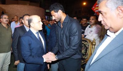 محافظ كفر الشيخ يعزي في والد الكابتن محمد الشناوي