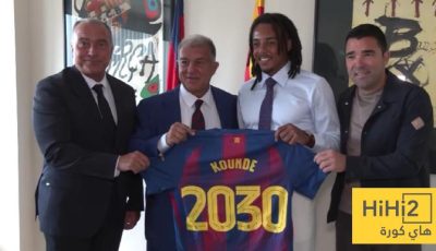 صور من تمديد عقد كوندي مع برشلونة